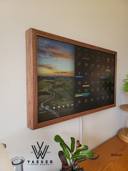 32in 4K Smart Calendar / Smart Wall Display / Photo Viewer